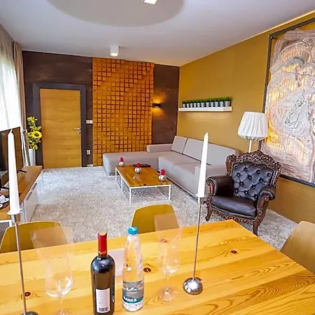 Deluxe House Glavatarski Hotel Kŭrdzhali